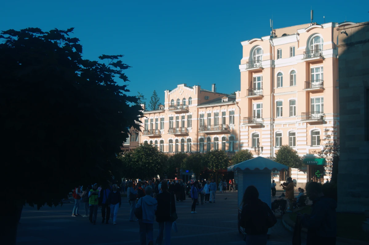 Курортный парк Кисловодска: Долина роз и панорамы Кавказа — фото 9