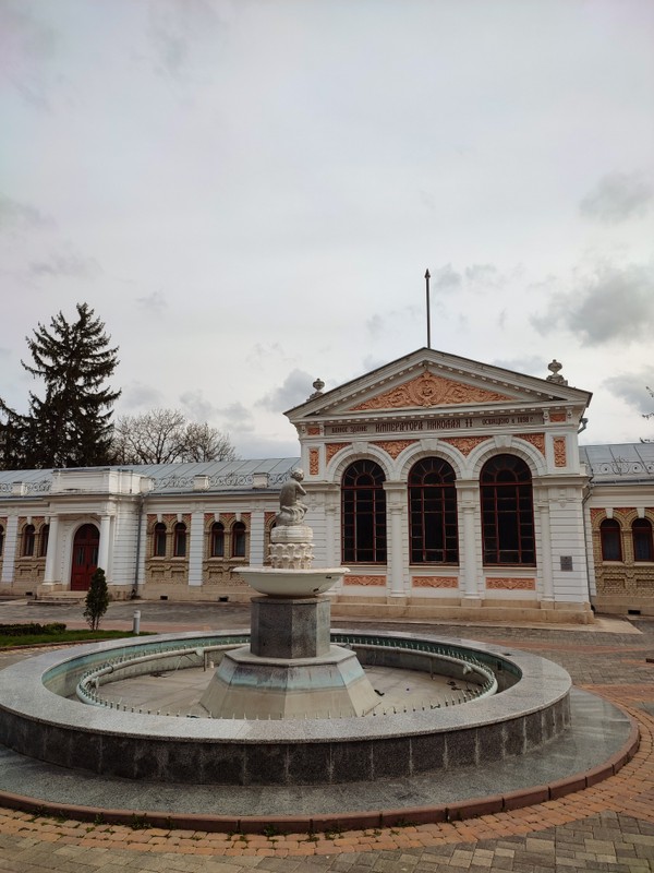 Трансфер из аэропорта в Кисловодск + экскурсия по Ессентукам и Железноводску