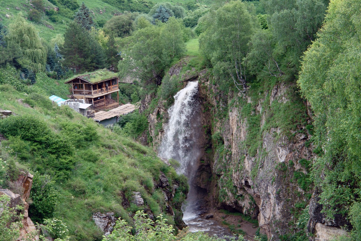 З в 1: Медовые водопады, гора Кольцо и термальные источники — фото 3