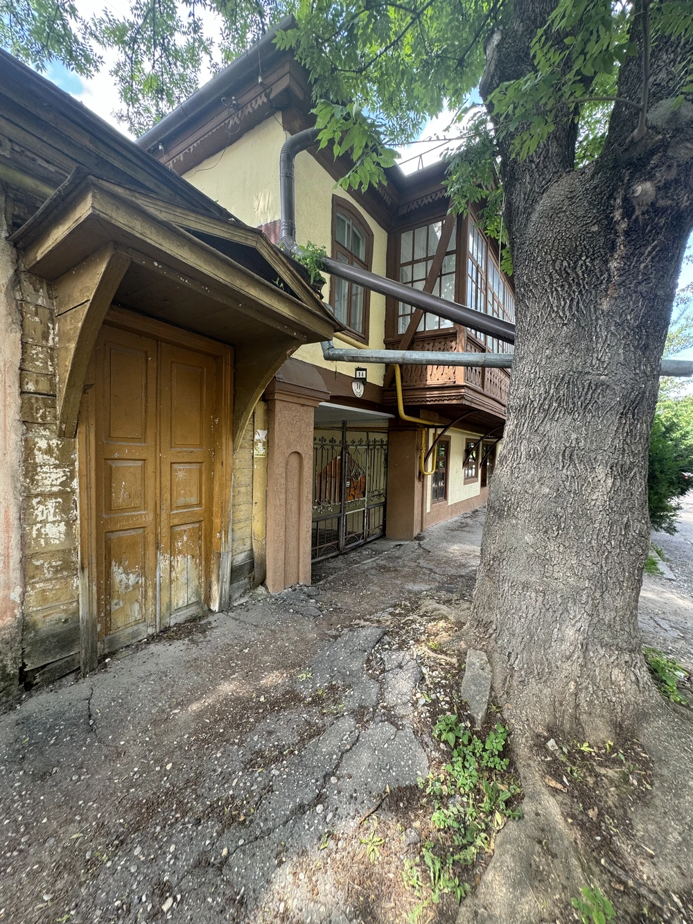 Парадные, подъезды и подворотни Кисловодска — фото 2