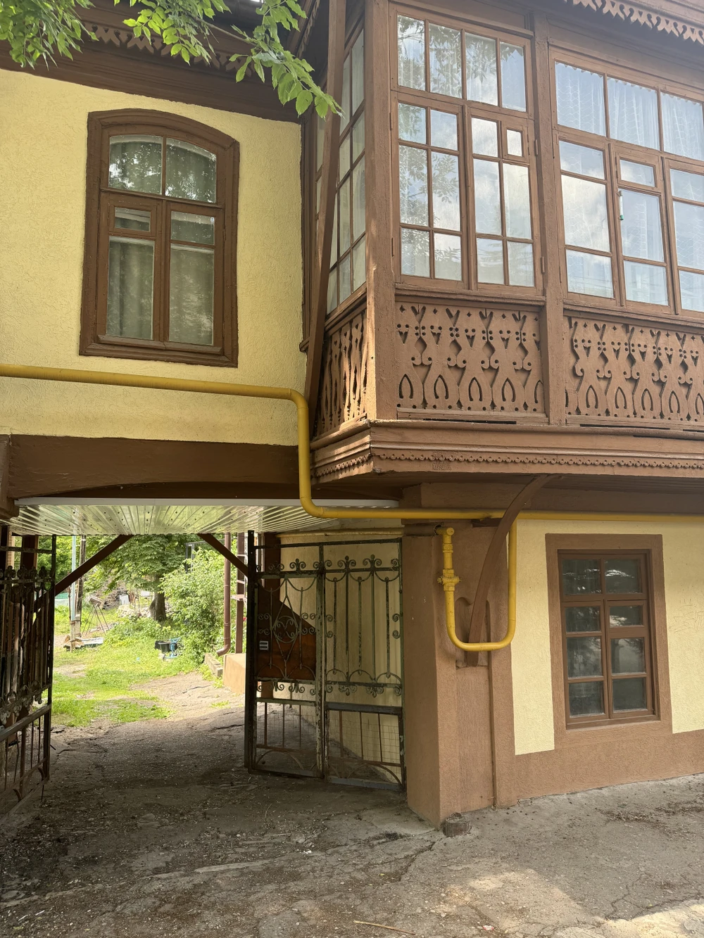 Парадные, подъезды и подворотни Кисловодска — фото 5