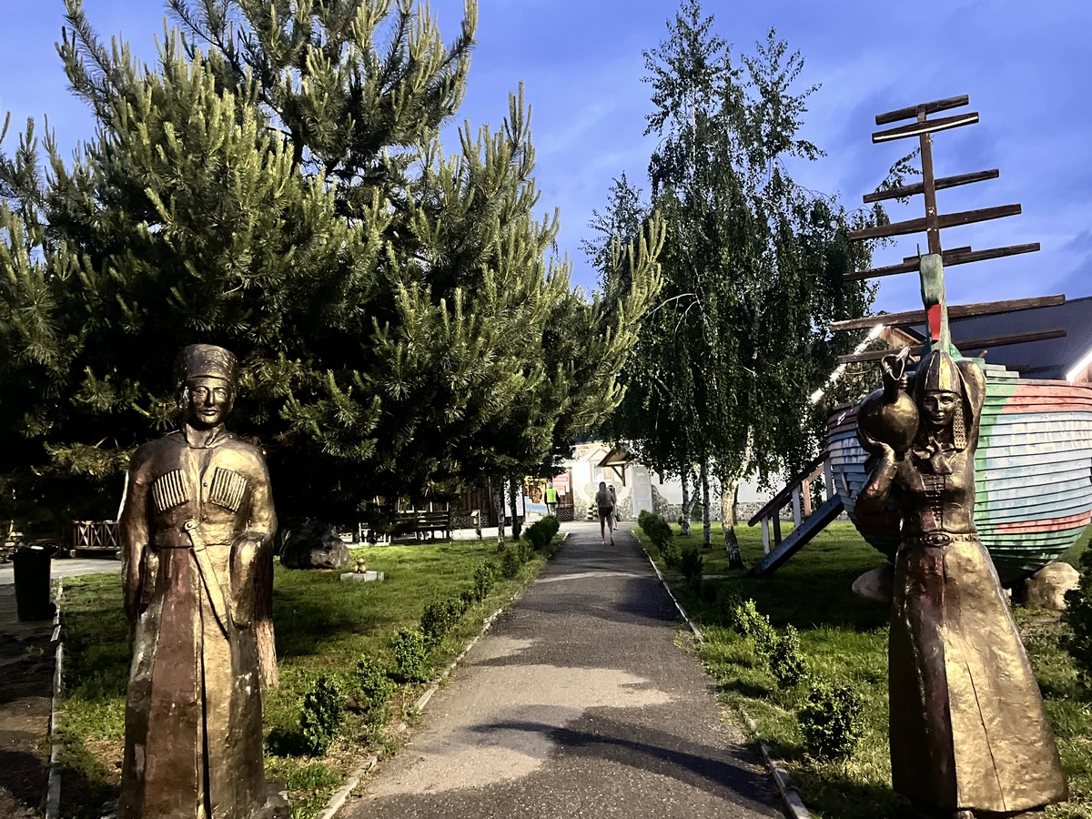 2 в 1 из Кисловодска: замок Шато Эркен + термальные источники «Гедуко» — фото 3
